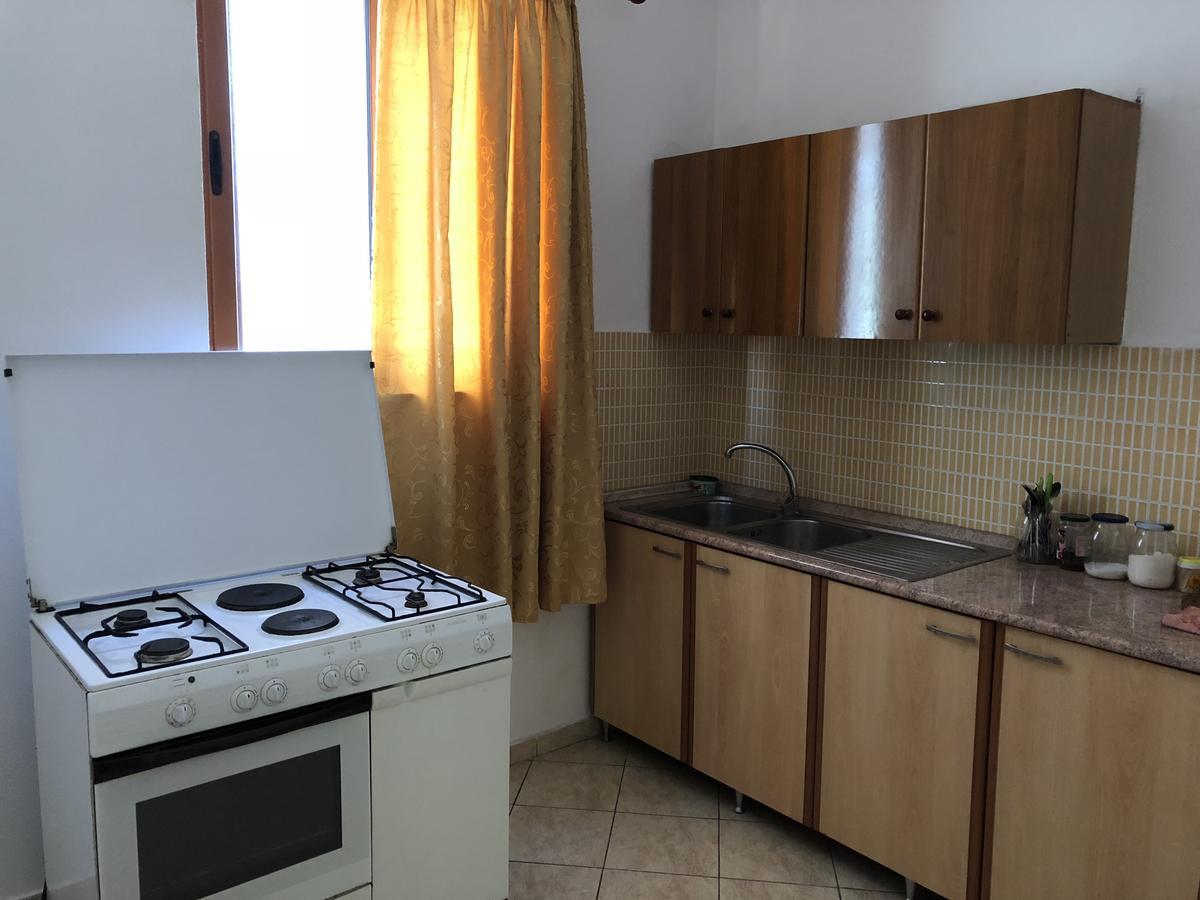 Guest House "Pisha" Durres Exterior photo